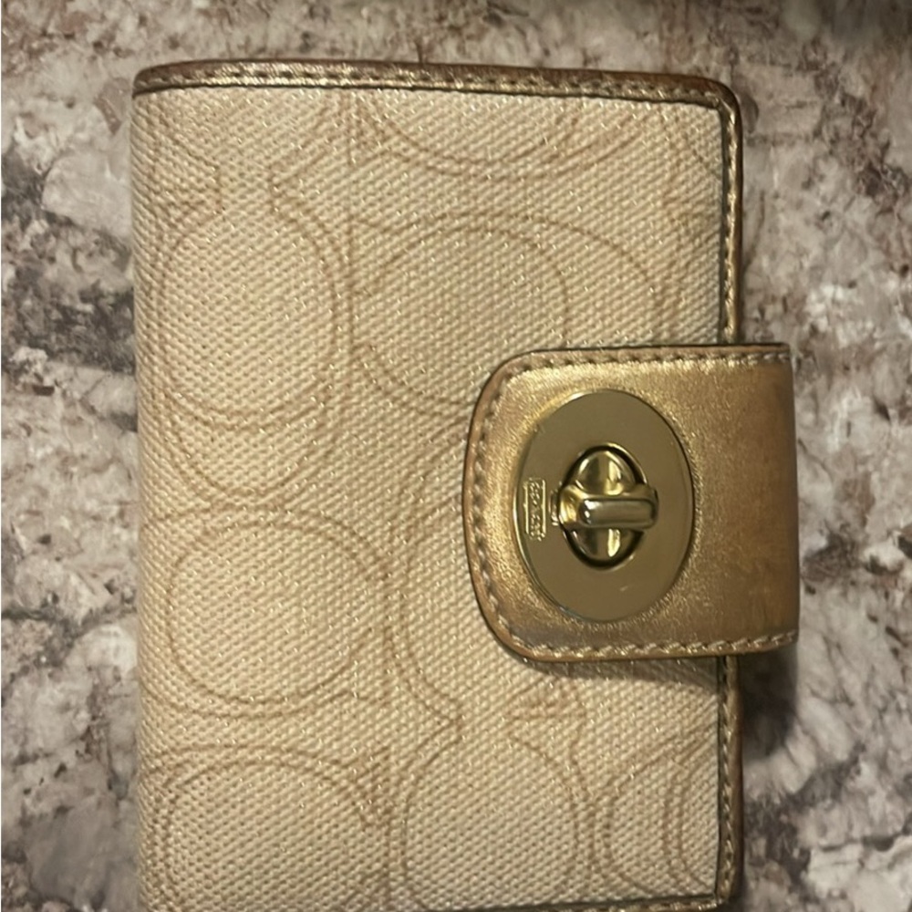Coach Wallet turn lock